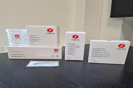 Rensesæt til høreapparater med formstøbt øreprop